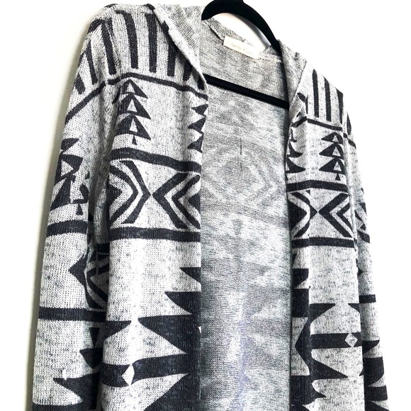 ✨3/$30✨ GOLDEN POPPY AZTEC HOODIE CARDIGAN - Picture 2 of 7